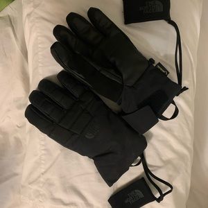 North face gortex winter gloves w/ wrist strap Mens Large Used once too tight